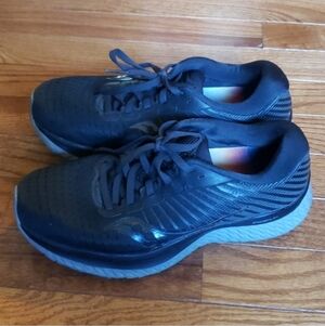 Women's Black Running Shoes 7W